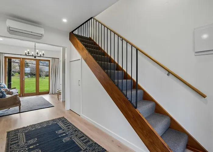 Wisteria By Sotheby's Luxury Homes * Wanaka